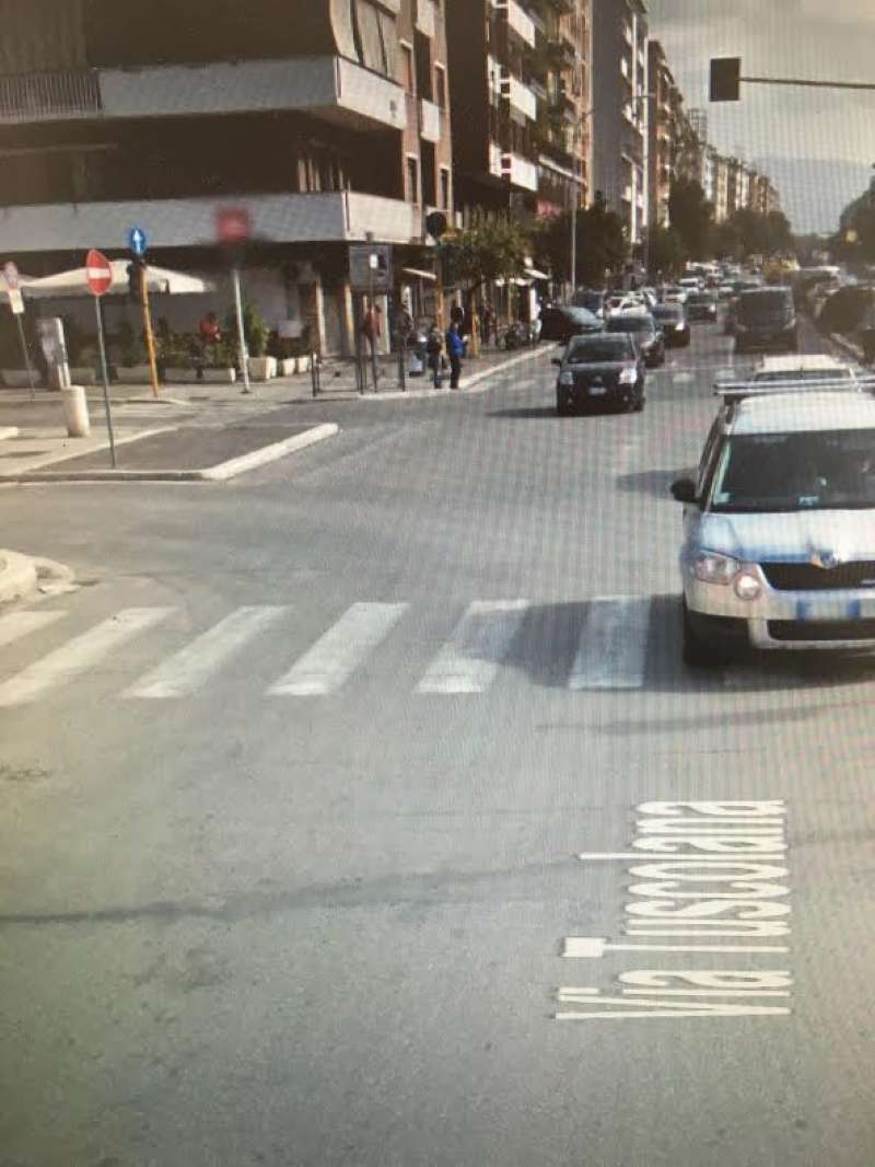 Negozio - Loc.Com. ROMA affitto  TUSCOLANO (VI MUN.) Via Tuscolana Roberto Tribuzzi