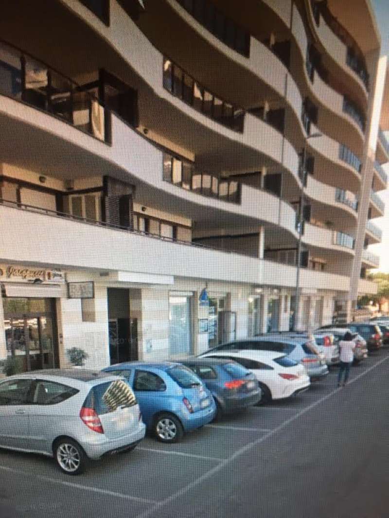 Negozio - Loc.Com. ROMA affitto  EUROPA  Via Amsterdam Roberto Tribuzzi