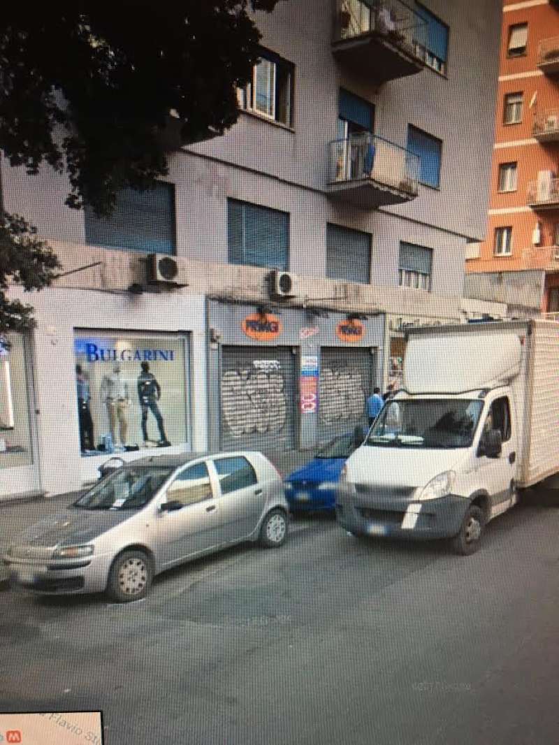Negozio - Loc.Com. ROMA affitto  TUSCOLANO (VI MUN.) Via Tuscolana Roberto Tribuzzi