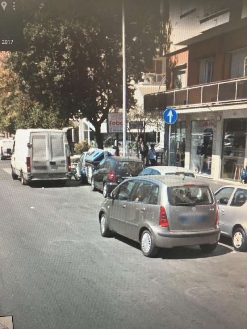 Negozio - Loc.Com. ROMA affitto  TUSCOLANO (VI MUN.) Via Tuscolana Roberto Tribuzzi