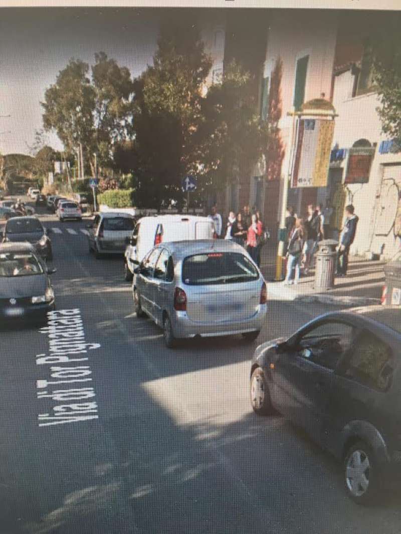 Negozio - Loc.Com. ROMA vendita  PIGNETO Via di Tor Pignattara Roberto Tribuzzi