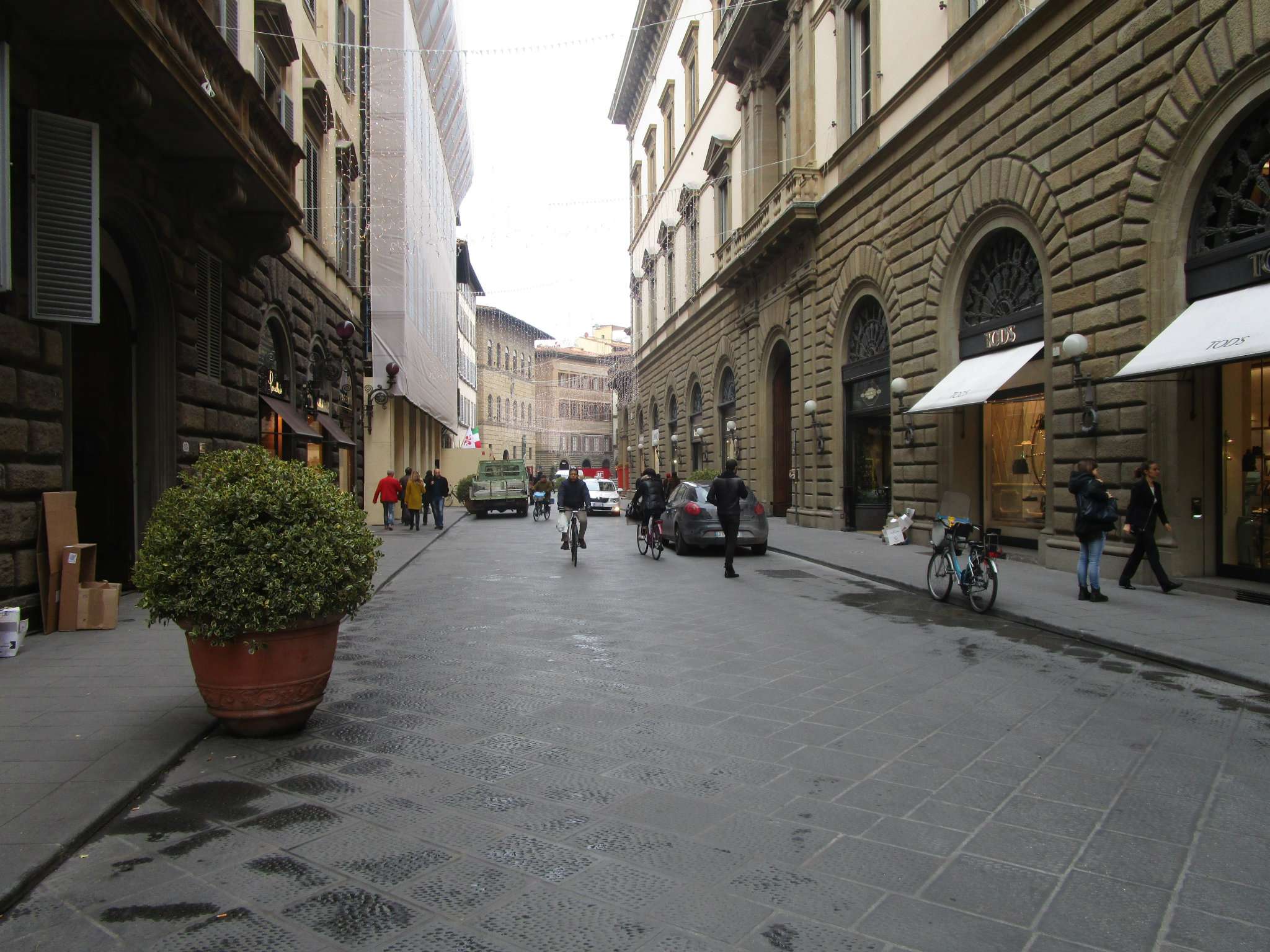 Negozio - Loc.Com. FIRENZE affitto  DUOMO cerretani PARTERRE IMMOBILIARE