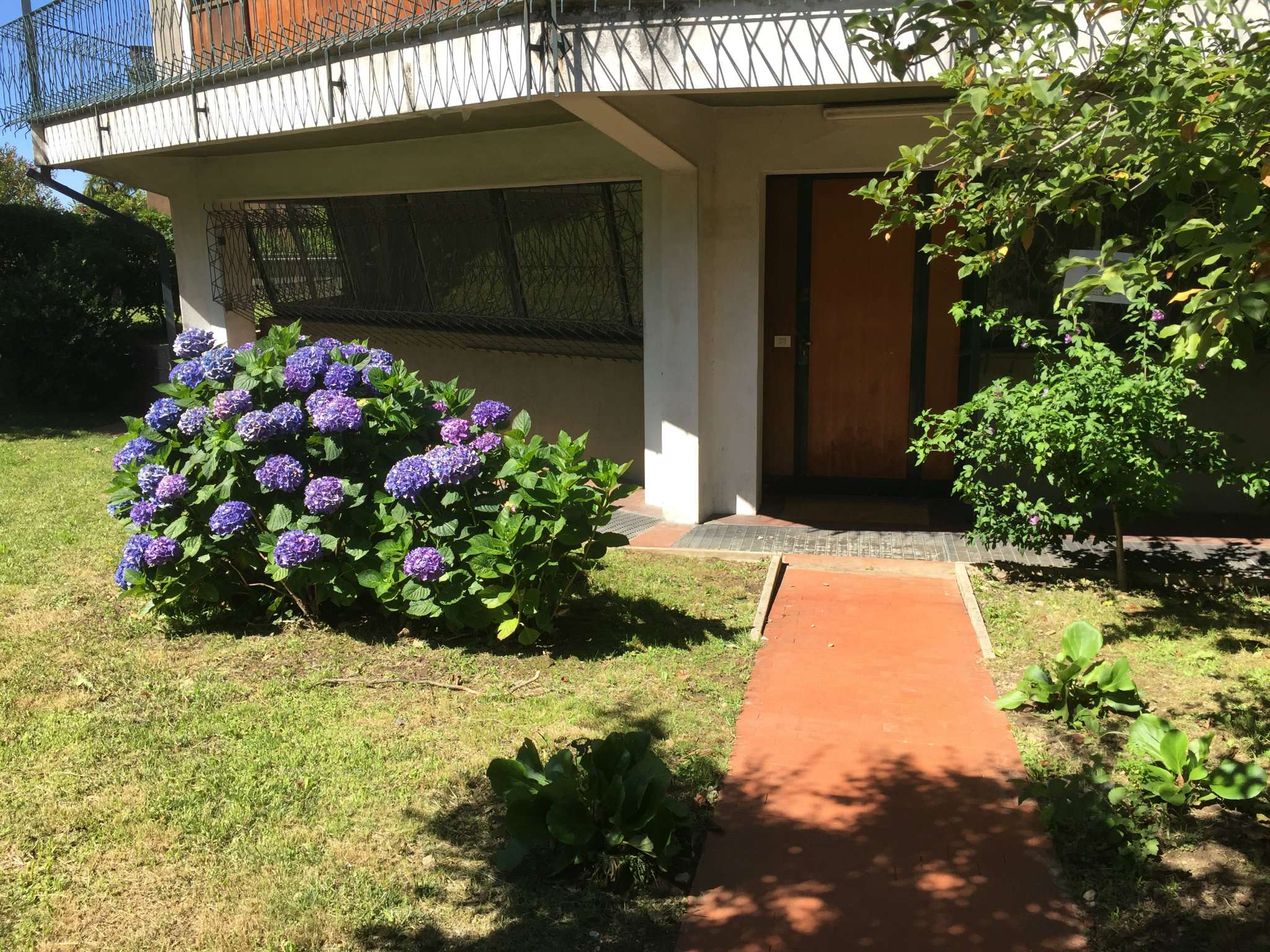  varese affitto quart: centro global-service-sas