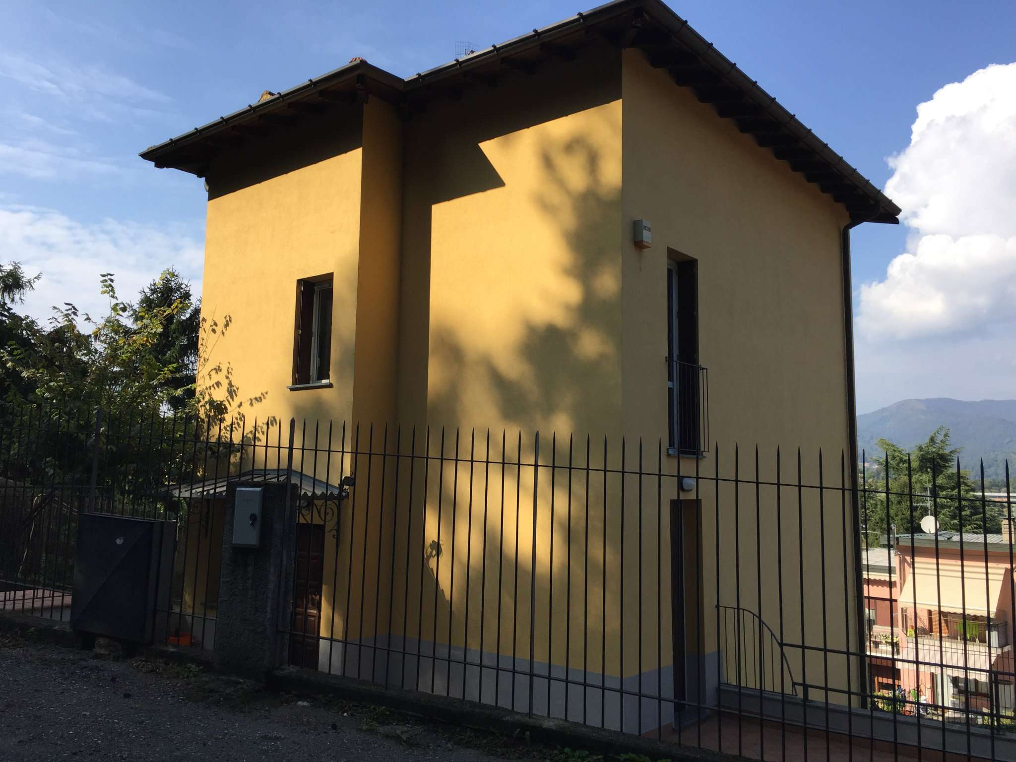 Villa Unifamiliare - Indipendente VARESE affitto   montorfano Global Service Sas