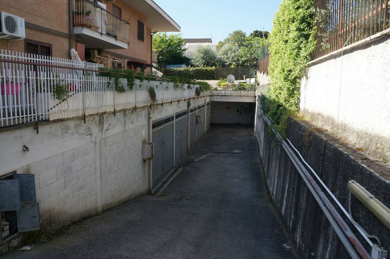 Negozio - Loc.Com. ROMA vendita  TORRE GAIA (ZONA DELLA VIII MUN.) Augusto Casciani AGENZIA VENTA CASE SRL