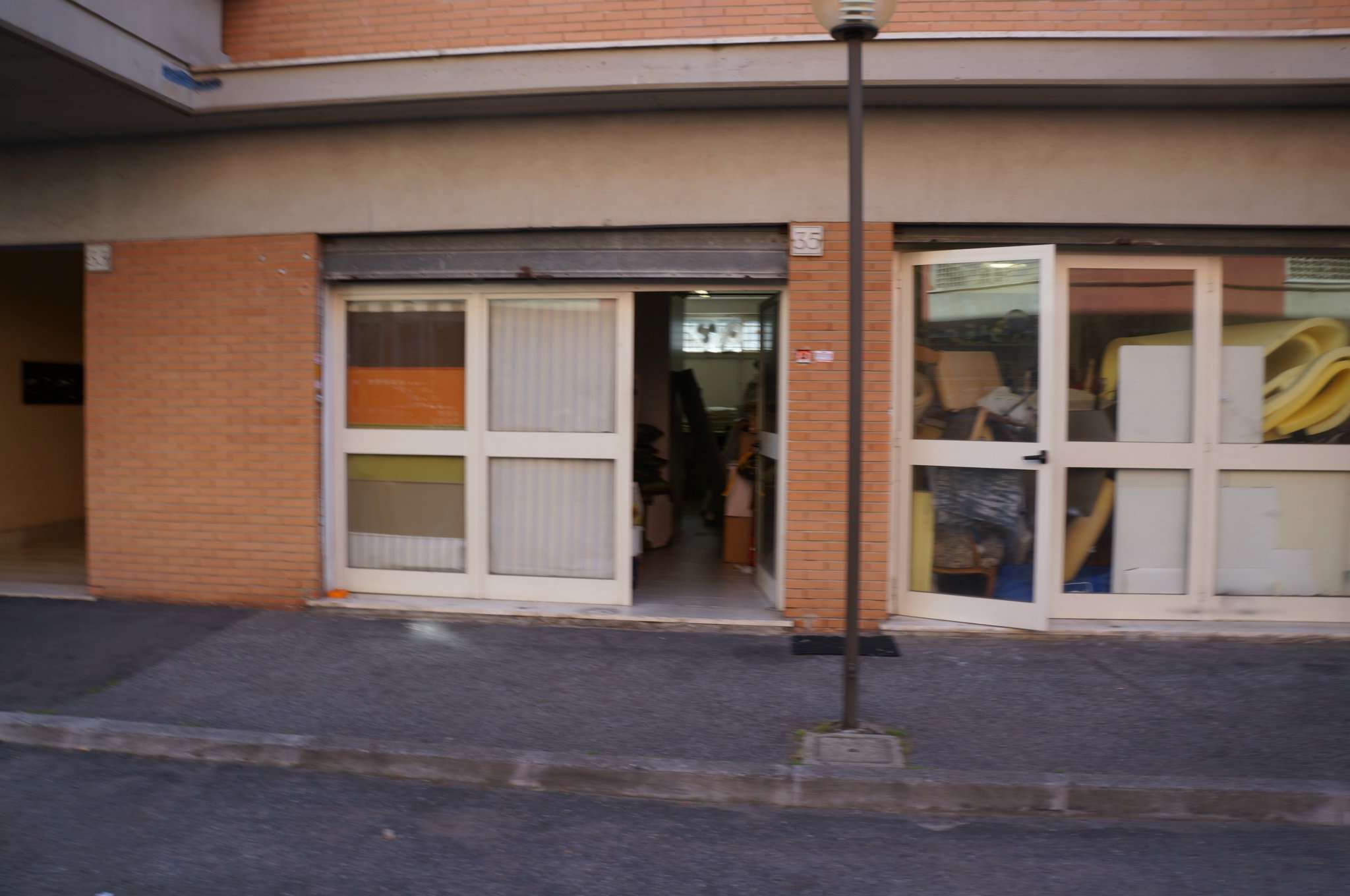 Negozio - Loc.Com. ROMA vendita  ACILIA Pio Paschini AGENZIA VENTA CASE SRL