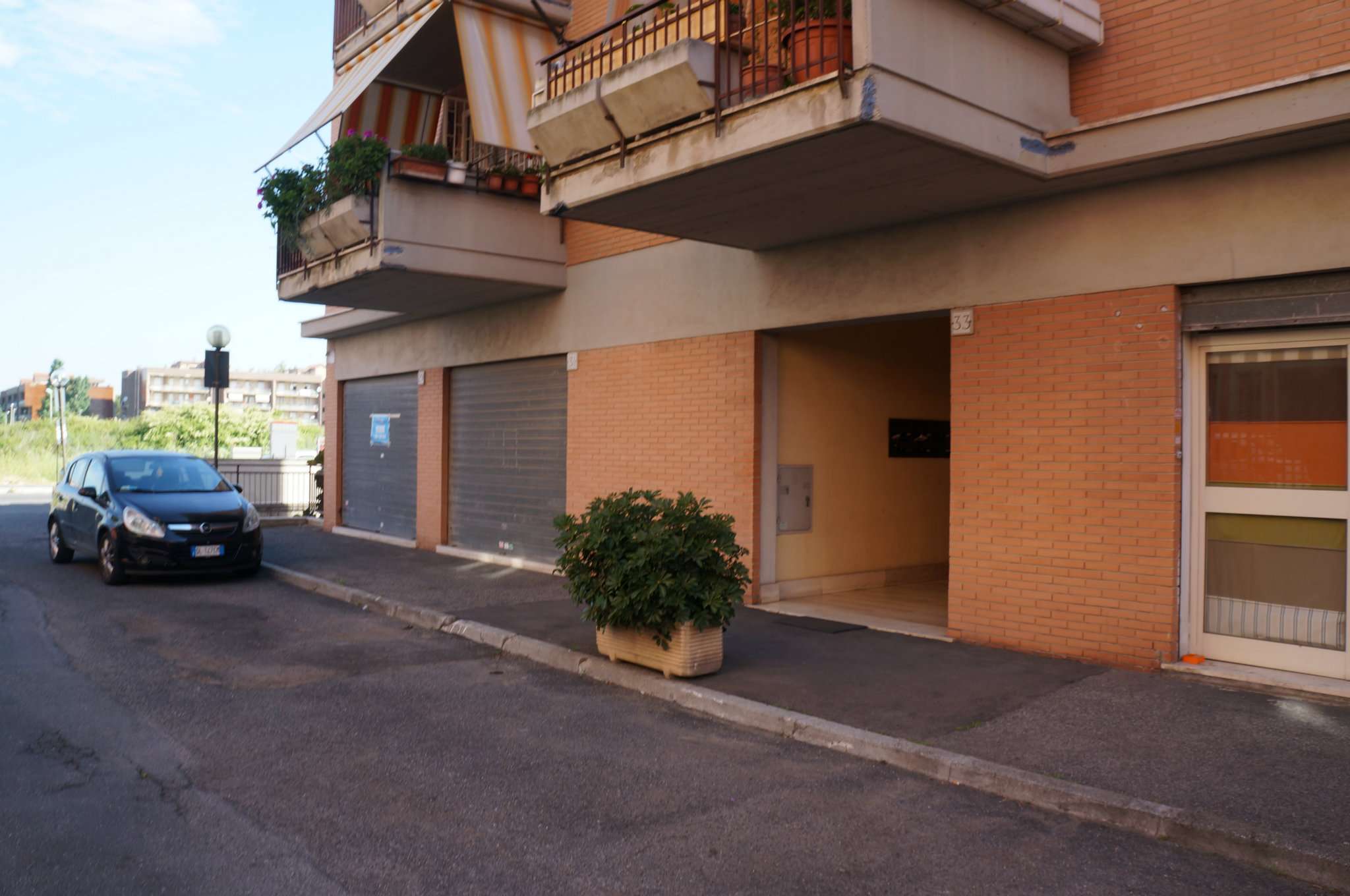 Negozio - Loc.Com. ROMA vendita  ACILIA Pio Paschini AGENZIA VENTA CASE SRL