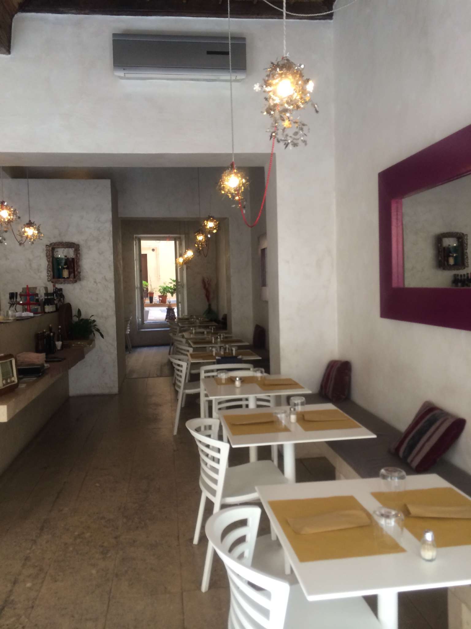 Negozio - Loc.Com. TORINO vendita  QUADRILATERO ROMANO delle Orfane, P.R. Immobiliare di Puzziferri Michele
