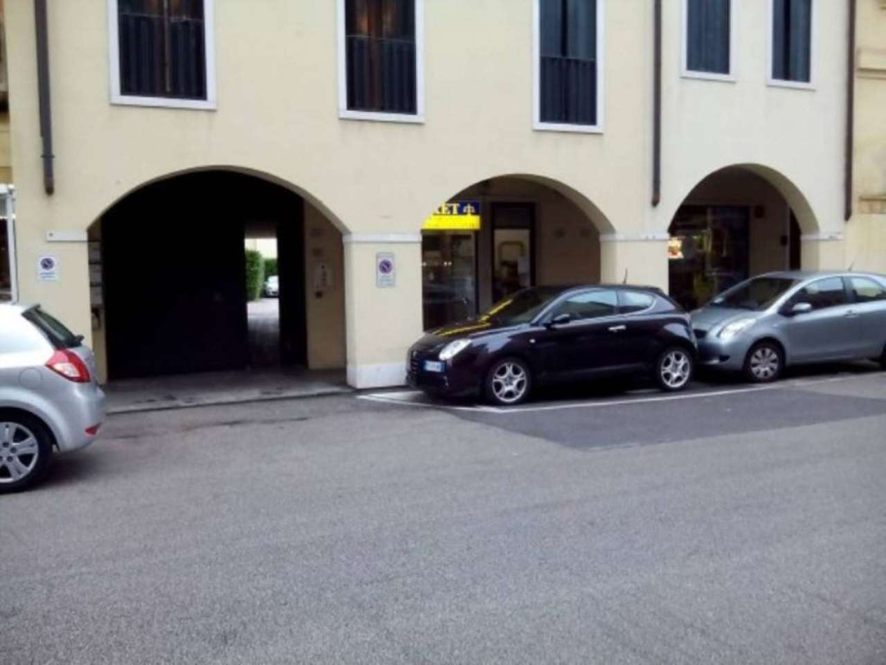 Negozio - Loc.Com. PADOVA vendita  PORTA SAVONAROLA  Promopadova immobiliare