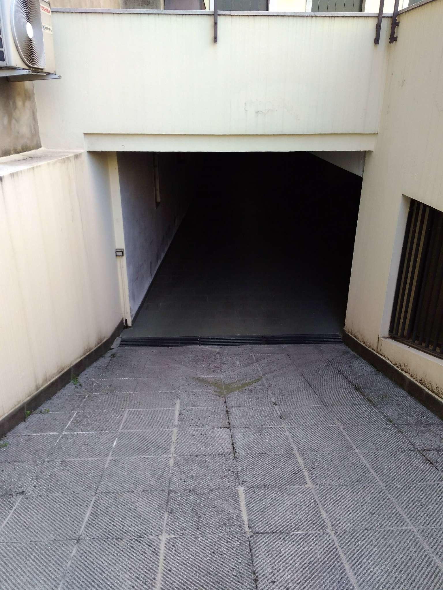 Box auto - Posto auto PADOVA affitto  PORTA SAVONAROLA  Promopadova immobiliare