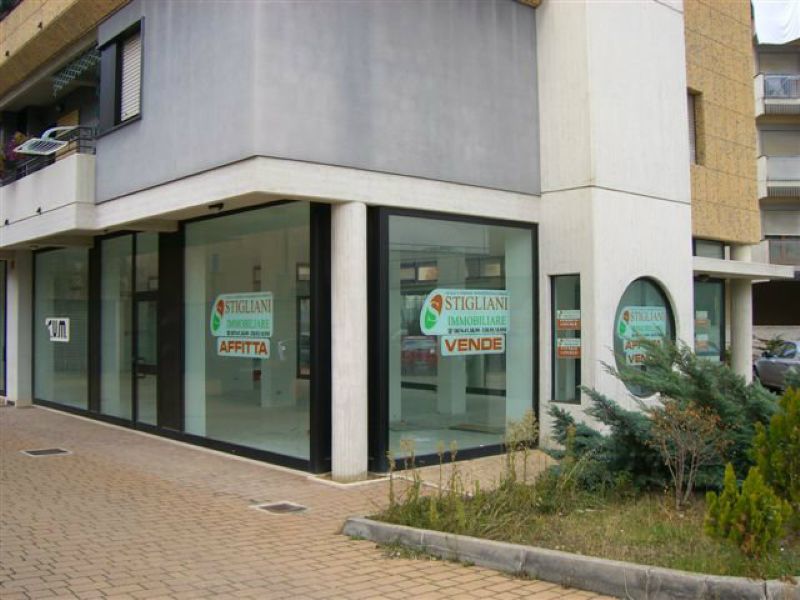 Negozio - Loc.Com. CAMPOBASSO vendita    Stigliani Immobiliare srl