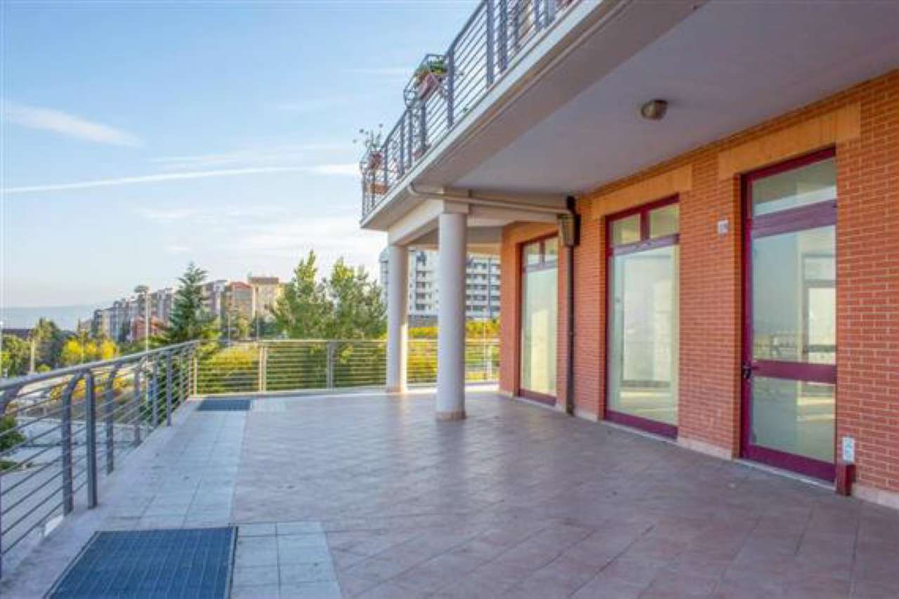 Negozio - Loc.Com. CAMPOBASSO vendita   zona Università Stigliani Immobiliare srl