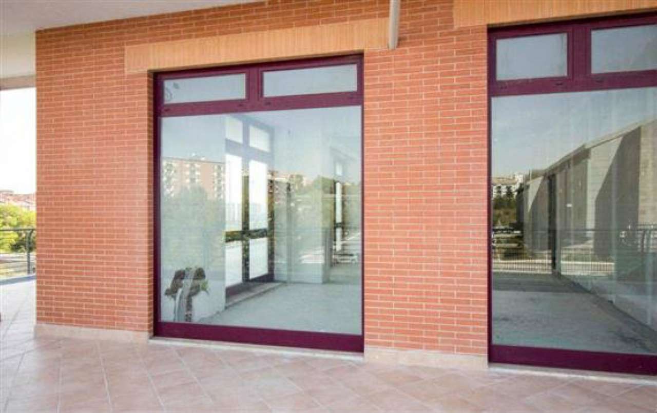 Negozio - Loc.Com. CAMPOBASSO vendita   zona Università Stigliani Immobiliare srl