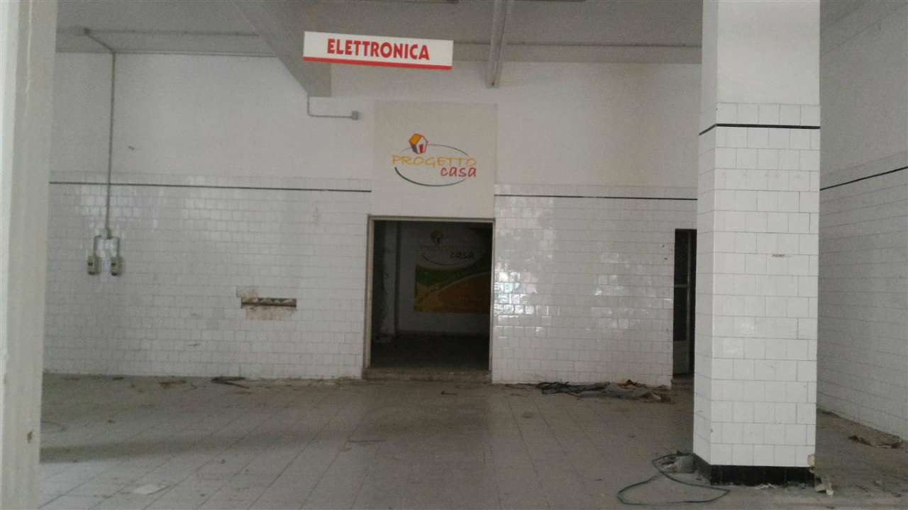 Negozio - Loc.Com. CAMPOBASSO vendita   Via IV Novembre Stigliani Immobiliare srl