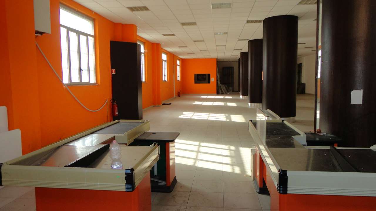 Negozio - Loc.Com. CAMPOBASSO vendita   via Sturzo Stigliani Immobiliare srl
