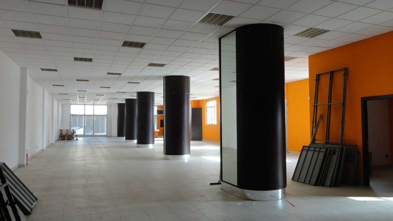 Negozio - Loc.Com. CAMPOBASSO vendita   via Sturzo Stigliani Immobiliare srl