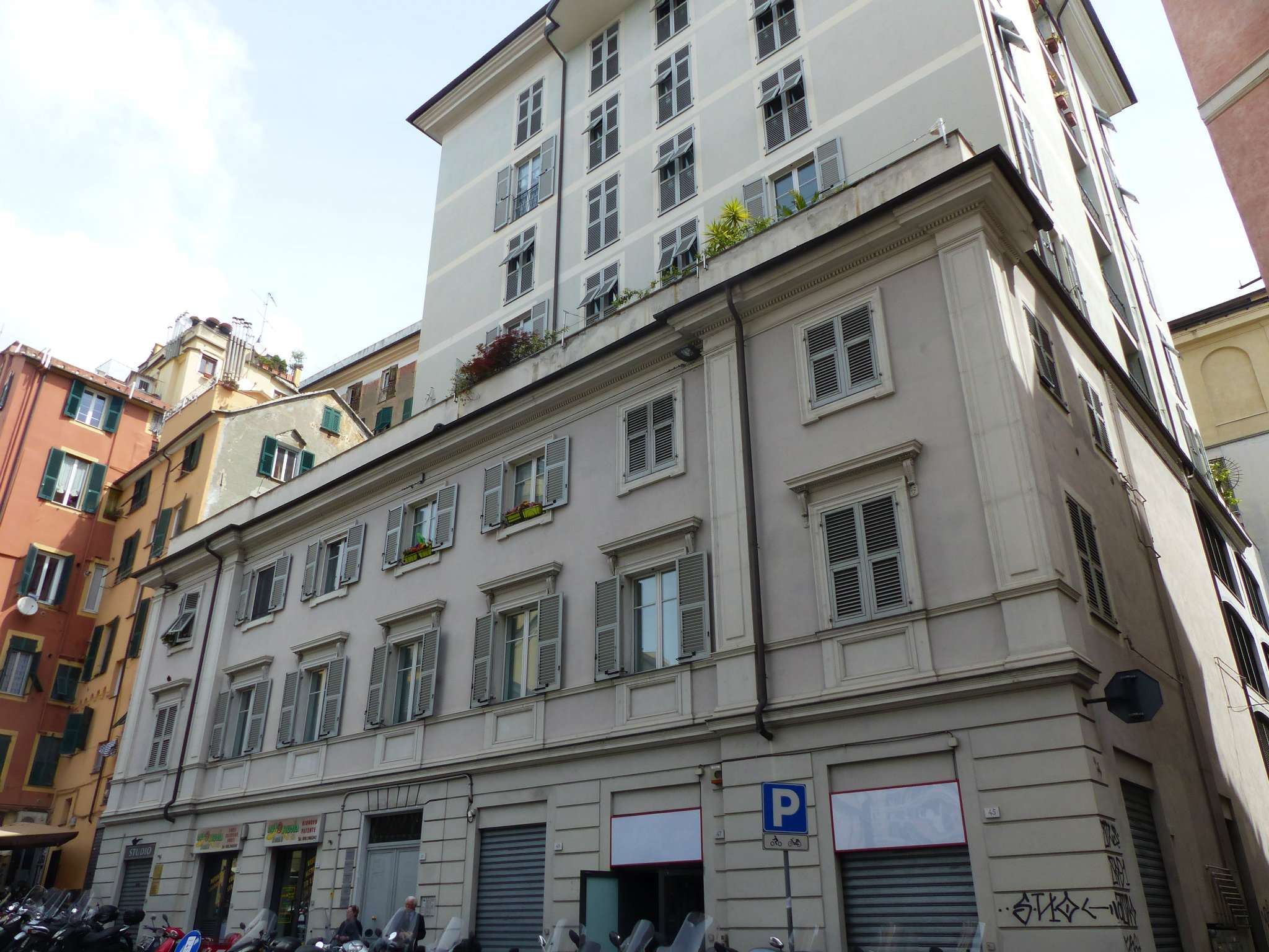  genova affitto quart:  professionisti-genova