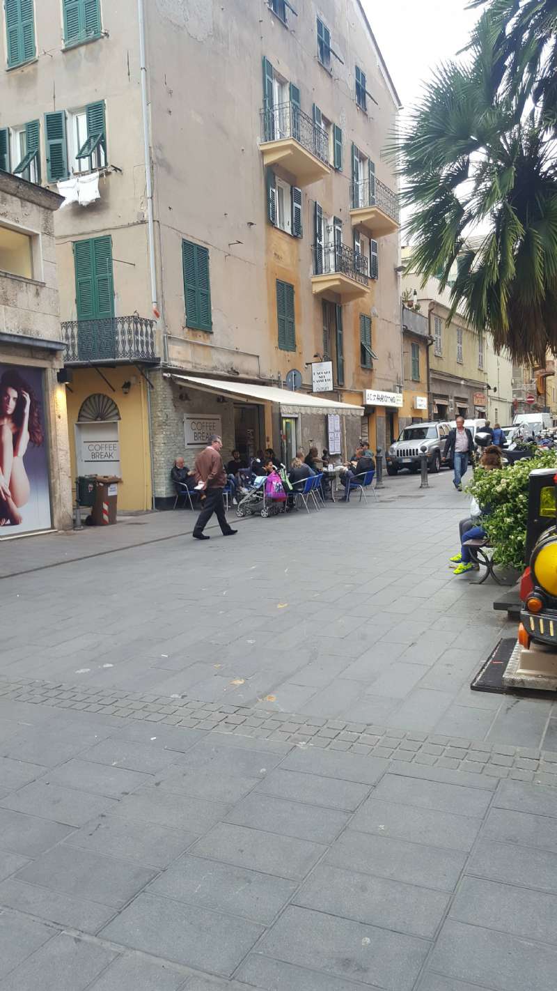 Negozio - Loc.Com. GENOVA vendita  SESTRI P. C.Corradi PROFESSIONISTI GENOVA