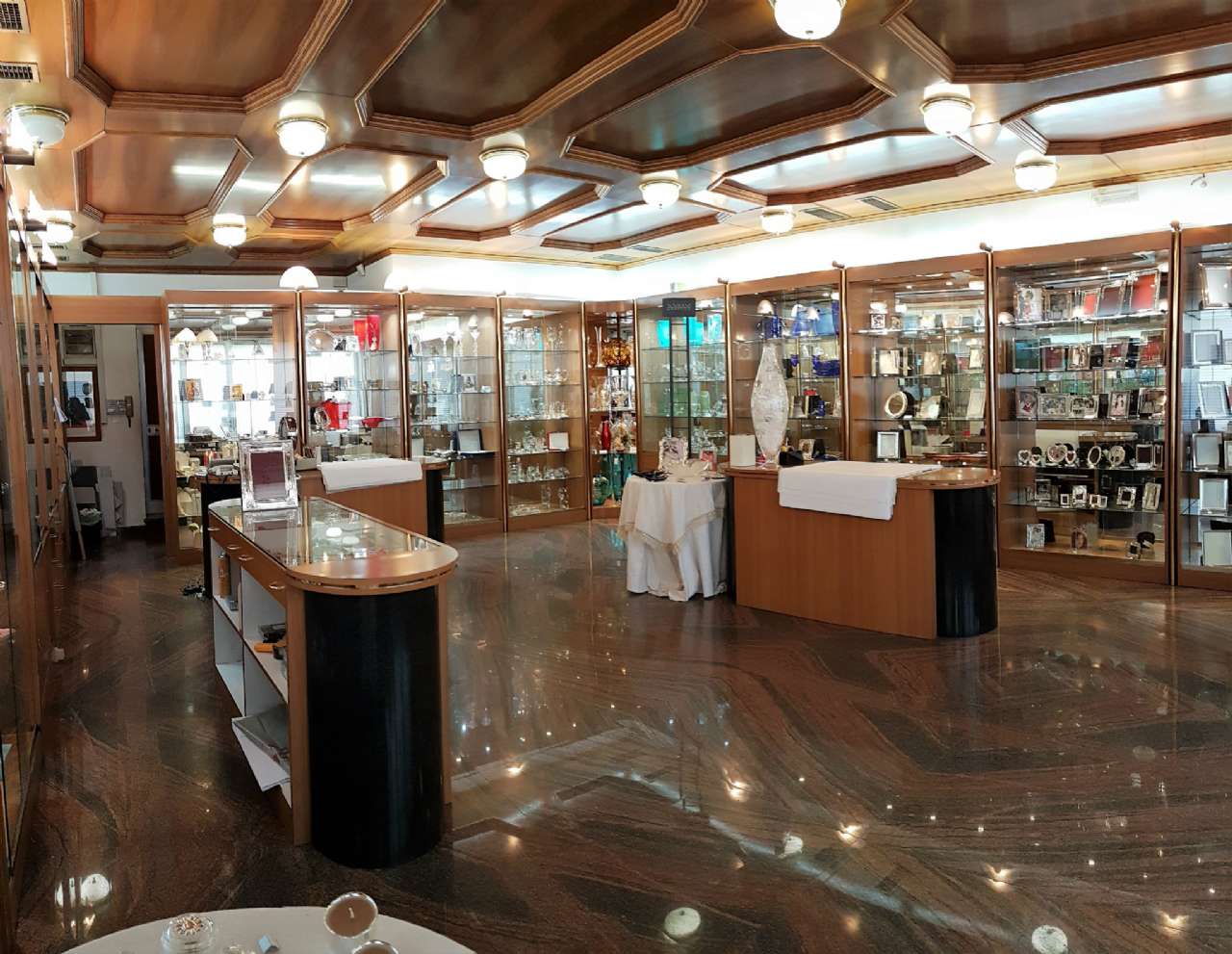 Negozio - Loc.Com. VENEZIA vendita  MESTRE  IMMOBILIARE MIRANO di GIANFRANCO PEDA'
