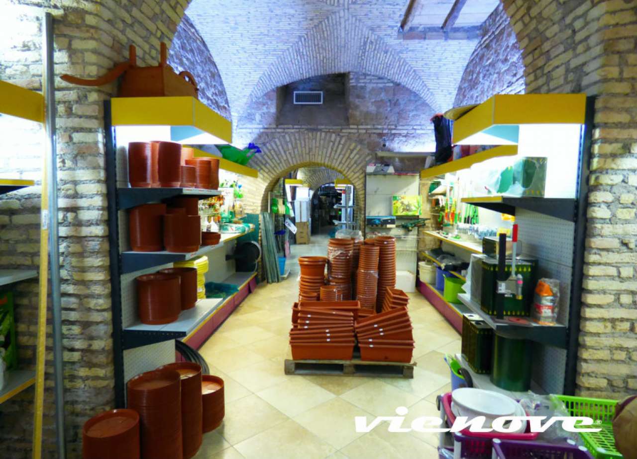 Negozio - Loc.Com. ROMA vendita  ESQUILINO  di Porta Maggiore Vienove Servizi Immobiliari