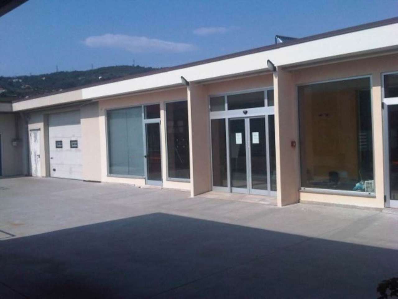 Negozio - Loc.Com. SAVONA vendita   Molinero Bnp Paribas Leasing Solutions S.p.A.