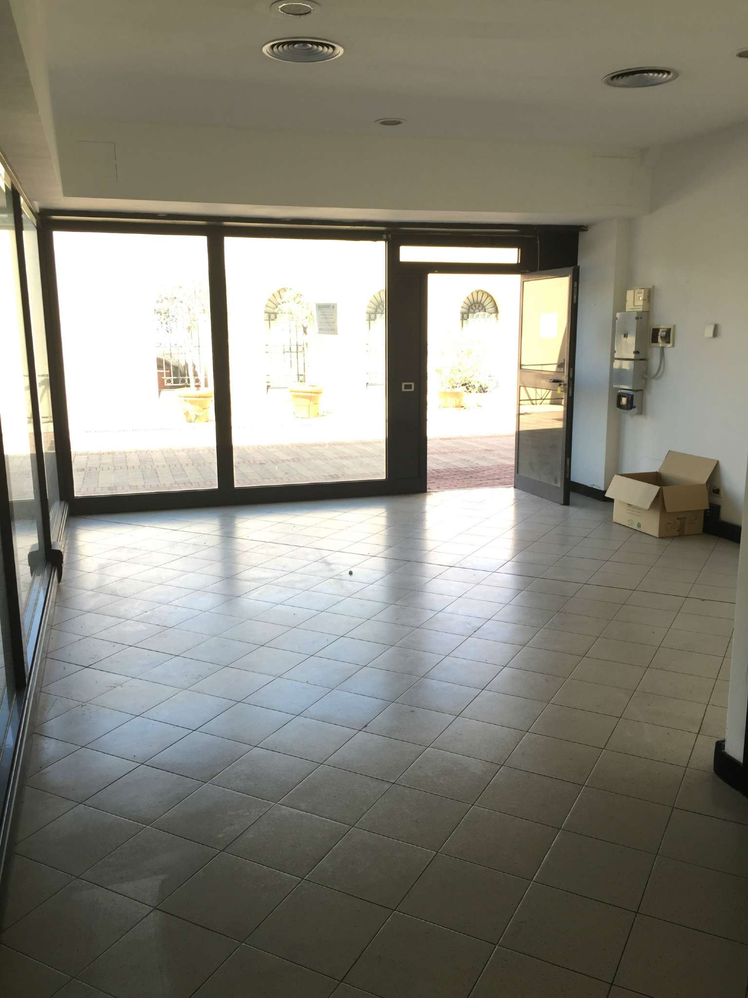 Negozio - Loc.Com. GENOVA vendita   Ponte Molo Morosini Bnp Paribas Leasing Solutions S.p.A.