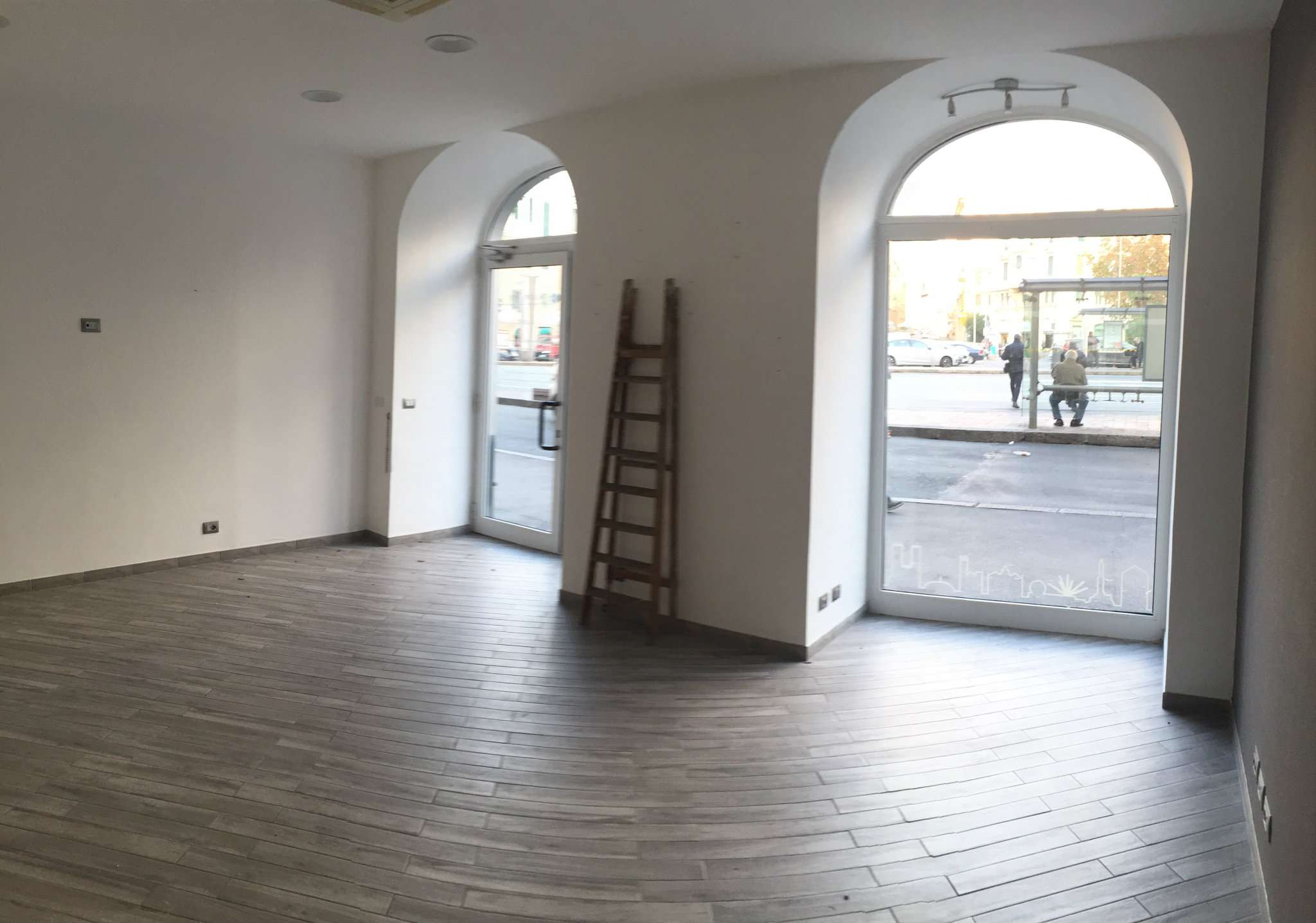 Negozio - Loc.Com. GENOVA vendita  FOCE piazza Tommaseo 6r-8r-10r Bnp Paribas Leasing Solutions S.p.A.