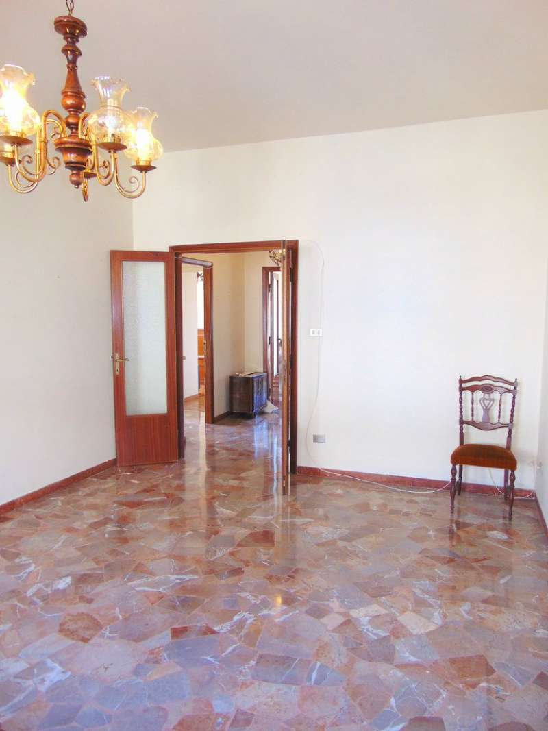  firenze vendita quart:  group immobiliare sas di morandini arianna & c.