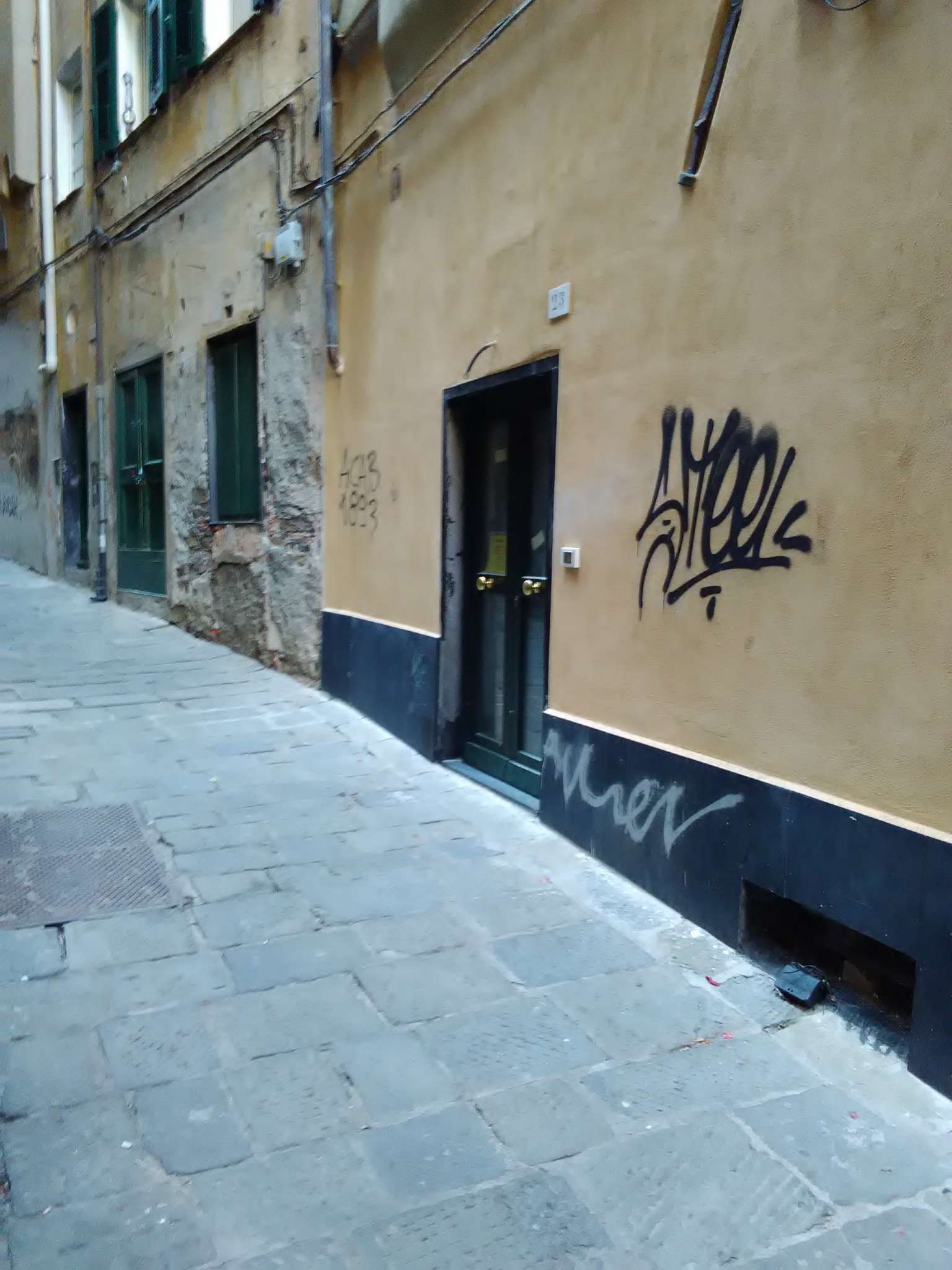 Negozio - Loc.Com. GENOVA affitto  CENTRO STORICO Vico della Neve A.R.T.E. Azienda Regionale Territoriale per l'edilizia della Provincia di Genova