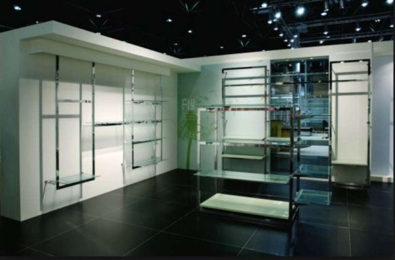 Negozio - Loc.Com. ROMA affitto  Centro storico Largo di Santa Susanna Agenzia Immobiliare Mennuni