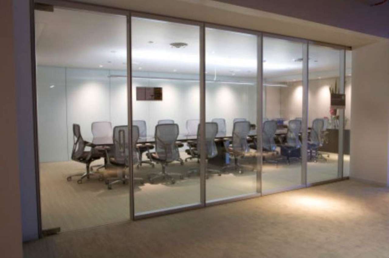 Ufficio - Loc.Com. ROMA affitto  Centro storico Via Vittorio Veneto Agenzia Immobiliare Mennuni