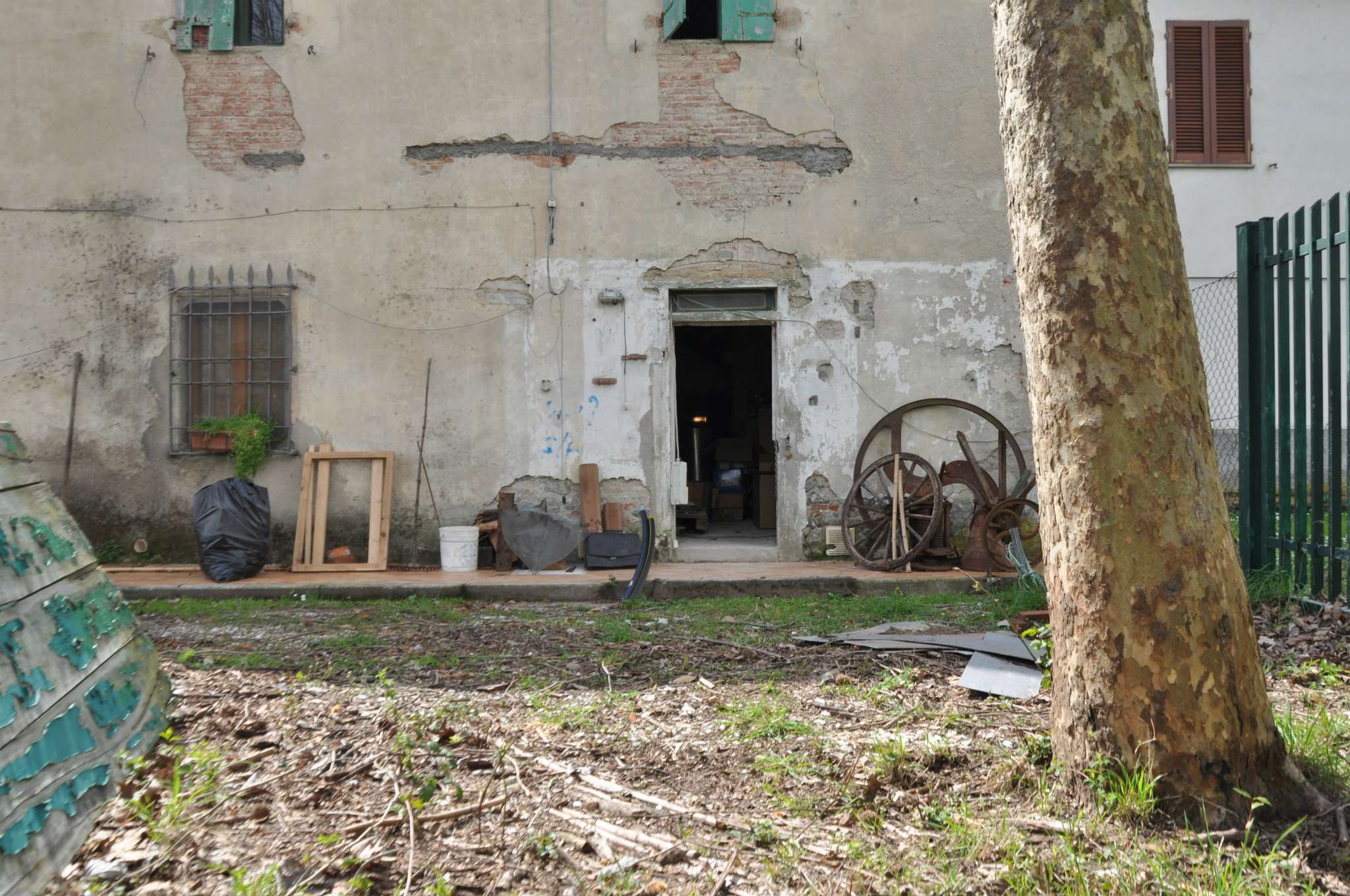 Stabile intero - Palazzo PISTOIA vendita   di Bigiano SAN PAOLO IMMOBILIARE - U.C.A.S. di Lakin E&C