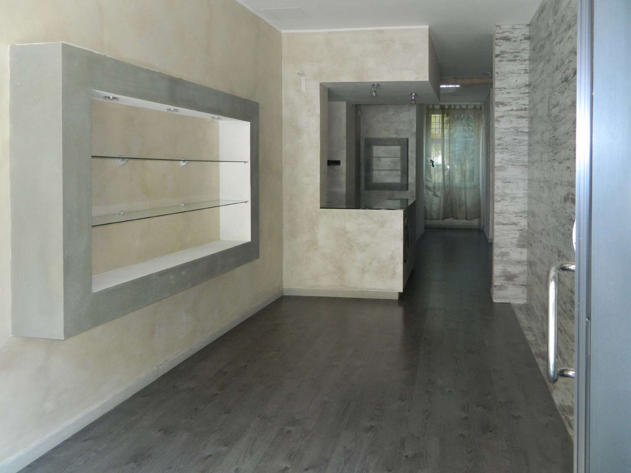 Negozio - Loc.Com. ROMA affitto  SALARIO  Tripoli SIF Soluzioni Immobiliari