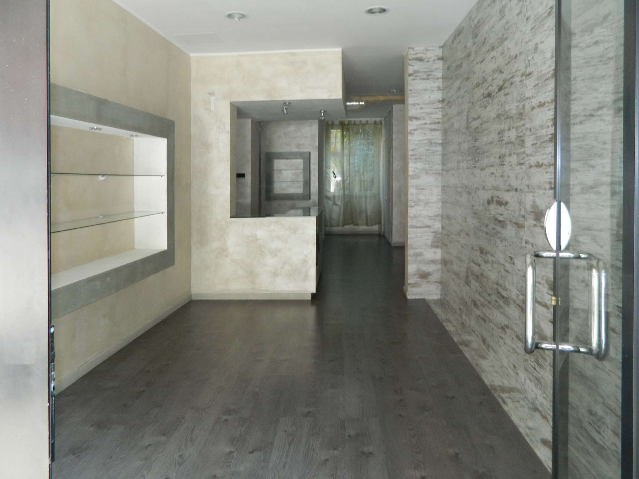 Negozio - Loc.Com. ROMA affitto  SALARIO  Tripoli SIF Soluzioni Immobiliari