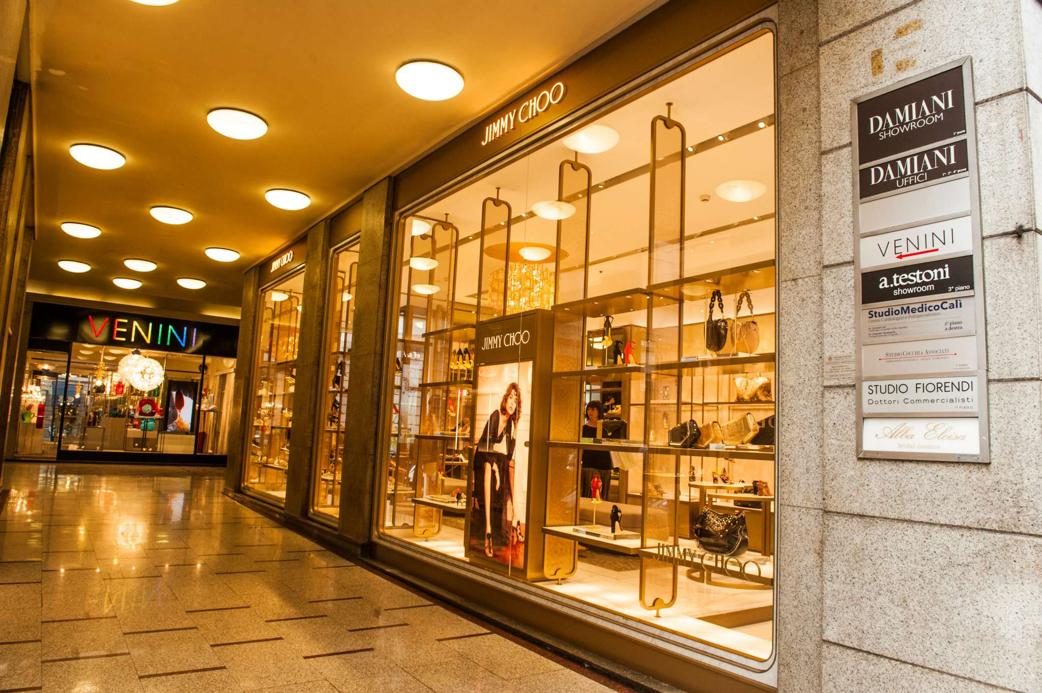 Negozio - Loc.Com. MILANO affitto  CENTRO STORICO Manzoni Italia Fudosan Real Estate