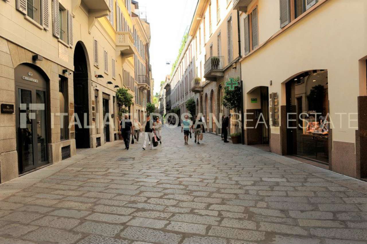 Negozio - Loc.Com. MILANO affitto  CENTRO STORICO Via Alessandro Manzoni Italia Fudosan Real Estate