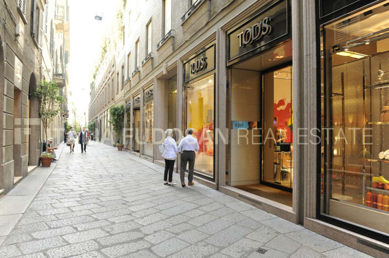 Negozio - Loc.Com. MILANO affitto  CENTRO STORICO Via Alessandro Manzoni Italia Fudosan Real Estate