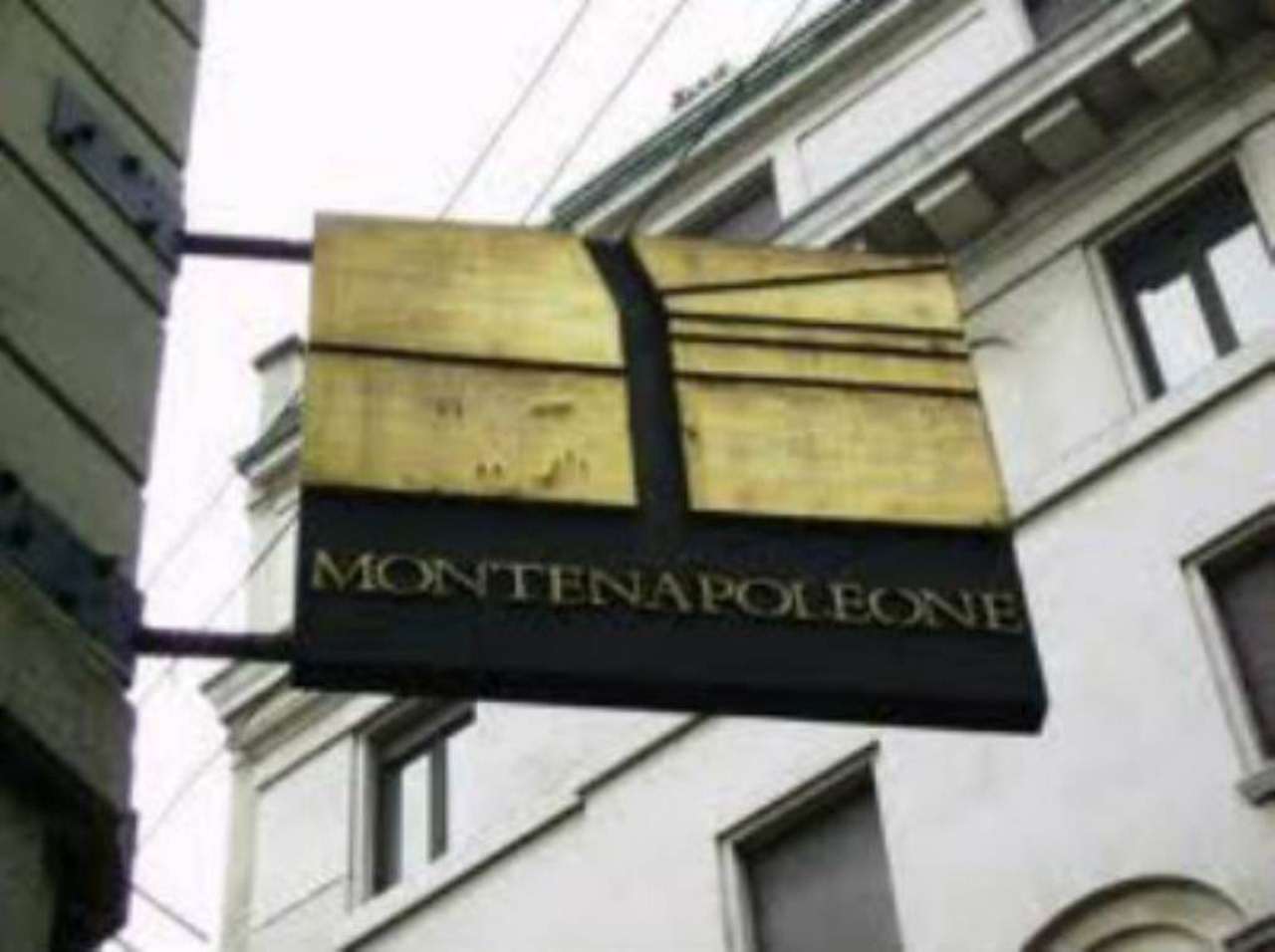 Negozio - Loc.Com. MILANO affitto  CENTRO STORICO Corso Europa Italia Fudosan Real Estate