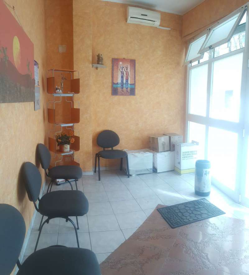 Negozio - Loc.Com. ROMA affitto  DON BOSCO (VII MUN.) flavio stilicone Kreaworld di Altieri Martina