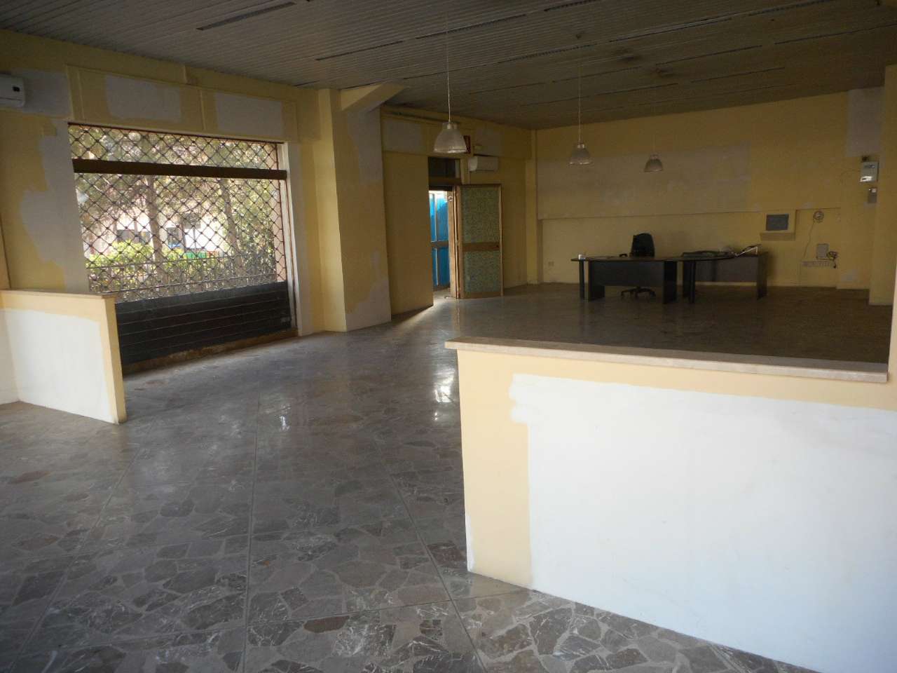 Negozio - Loc.Com. ROMA vendita  TORRE MAURA (ZONA DELLA VIII MUN.)  Casilina PM IMMOBILIARE