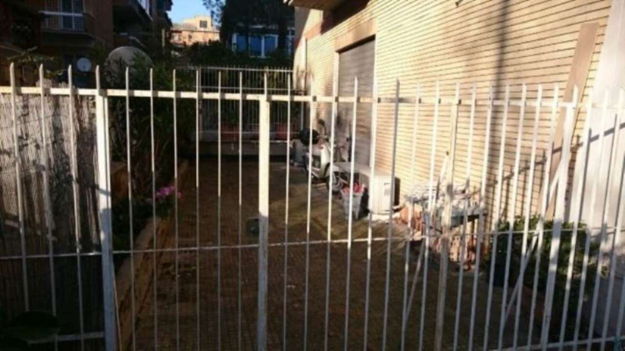Negozio - Loc.Com. ROMA vendita  GIANICOLENSE (XV MUN.) Alberto Pepere Immobiliare Santacroce S.R.L.