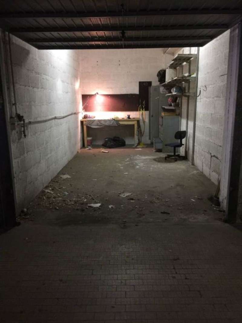Box auto - Posto auto ROMA vendita  PORTUENSE (XV MUN.)  Immobiliare Santacroce S.R.L.