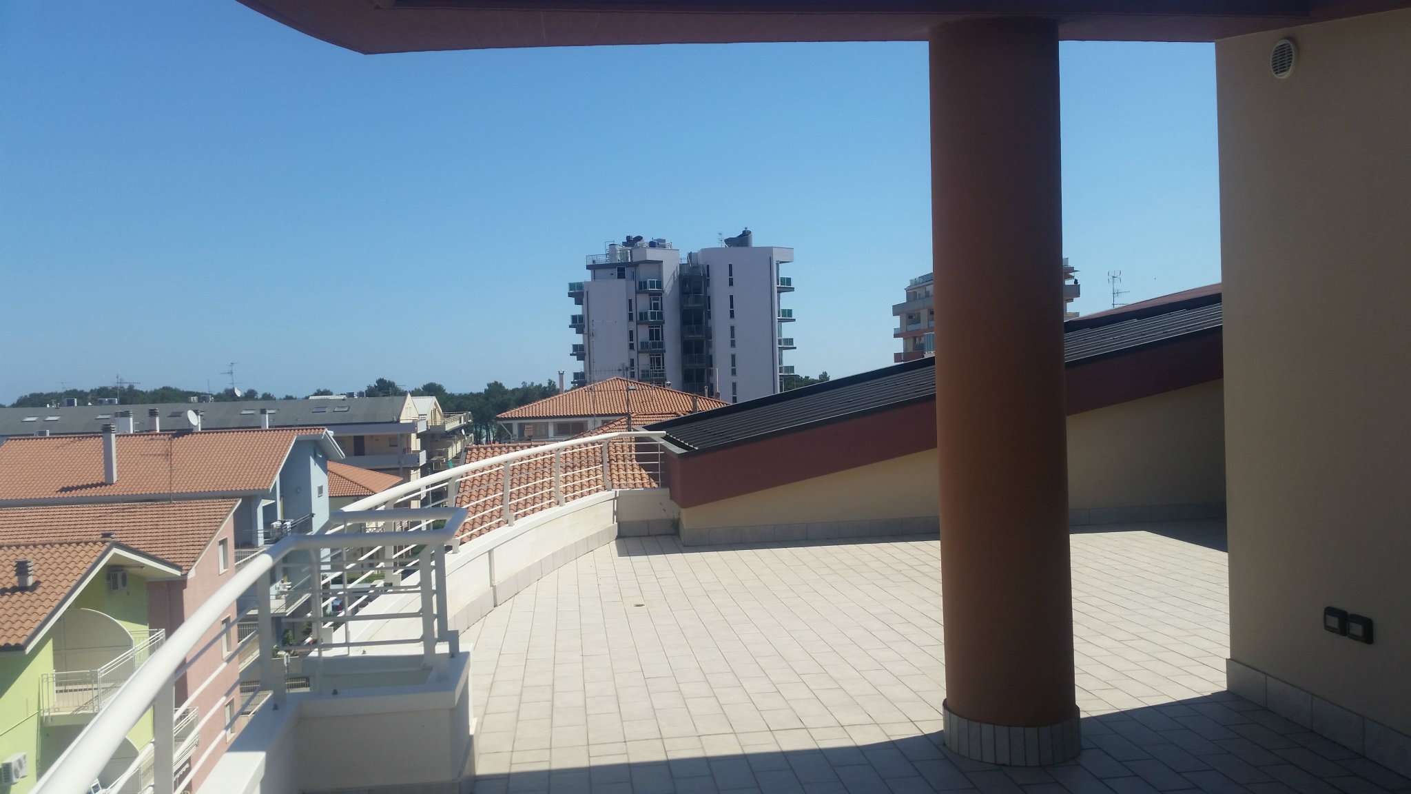 Appartamento ALBA ADRIATICA vendita   via toscana Immobiliare Santacroce S.R.L.