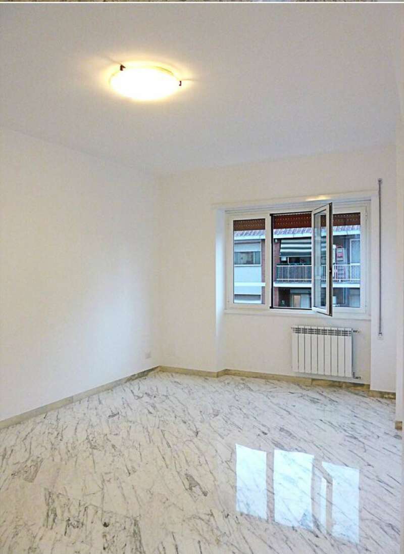 Appartamento ROMA vendita  PIGNETO Renzo da Ceri Immobiliare Santacroce S.R.L.