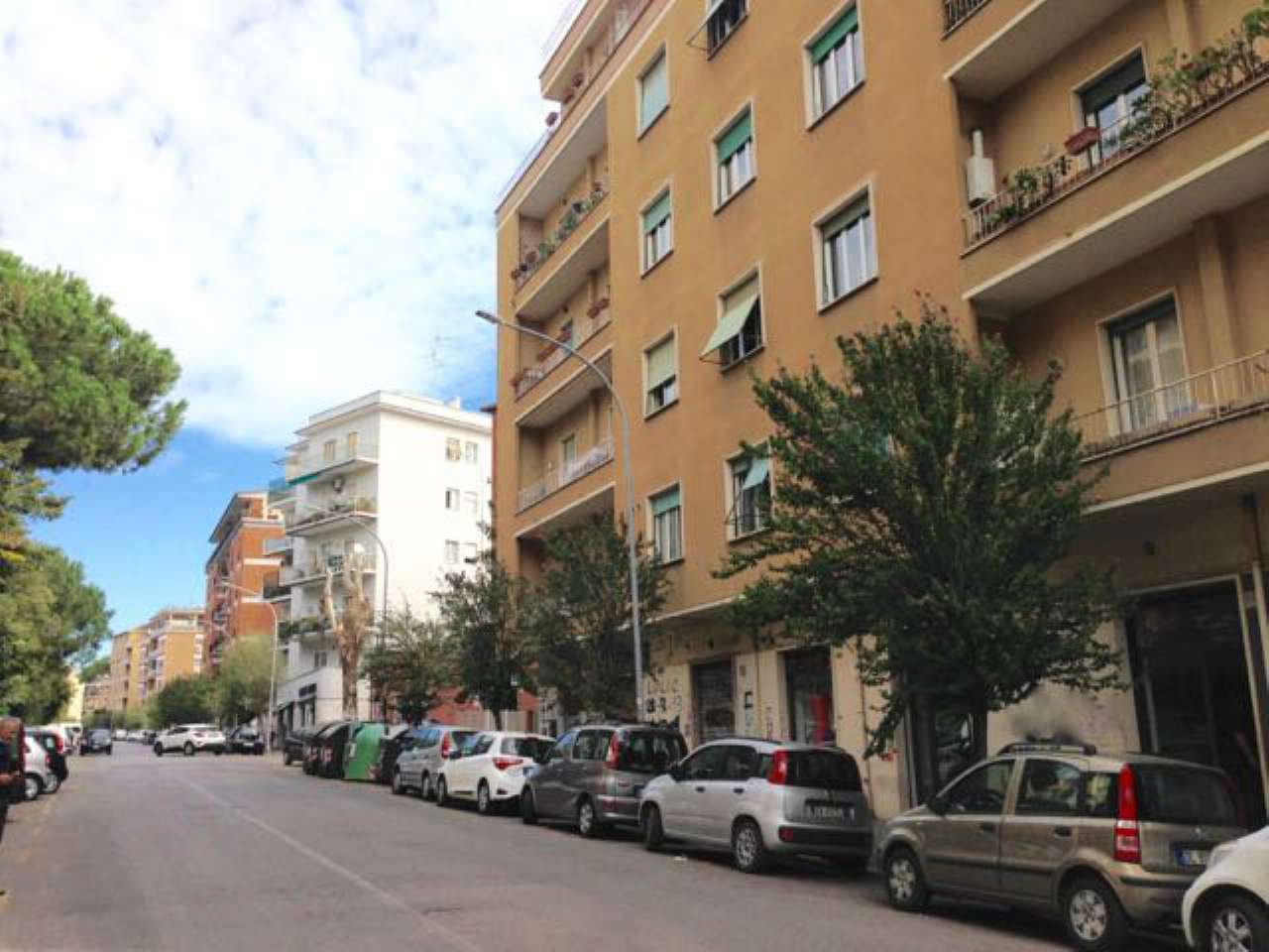 Negozio - Loc.Com. ROMA vendita  GIANICOLENSE (XV MUN.) viale di villa pamphili Immobiliare Santacroce S.R.L.