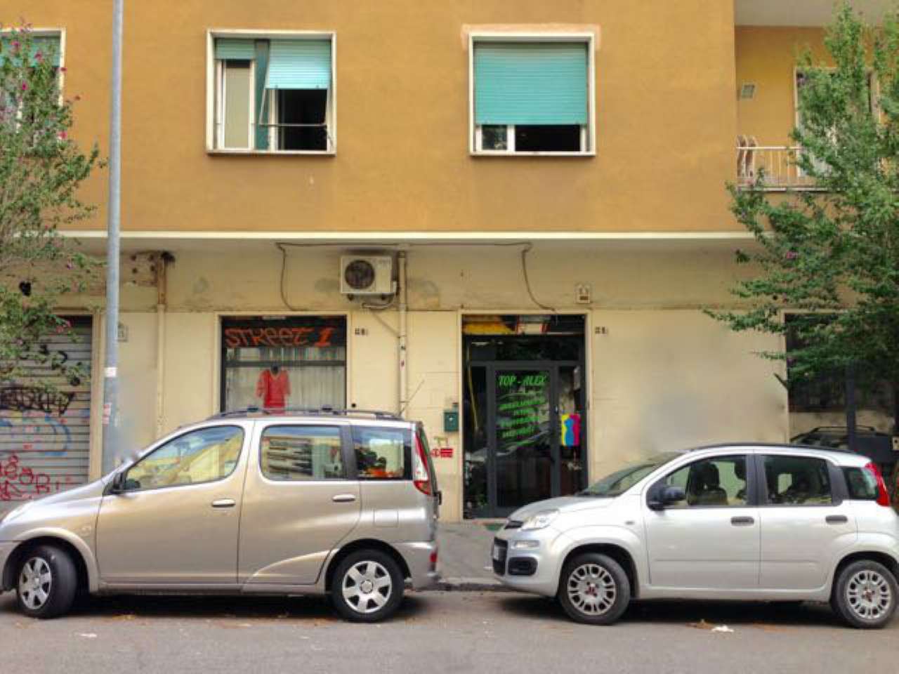 Negozio - Loc.Com. ROMA vendita  GIANICOLENSE (XV MUN.) viale di villa pamphili Immobiliare Santacroce S.R.L.