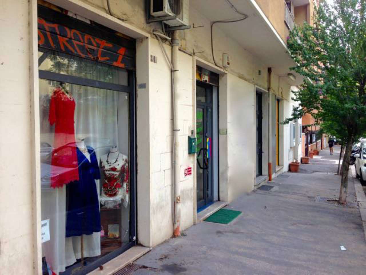 Negozio - Loc.Com. ROMA vendita  GIANICOLENSE (XV MUN.) viale di villa pamphili Immobiliare Santacroce S.R.L.