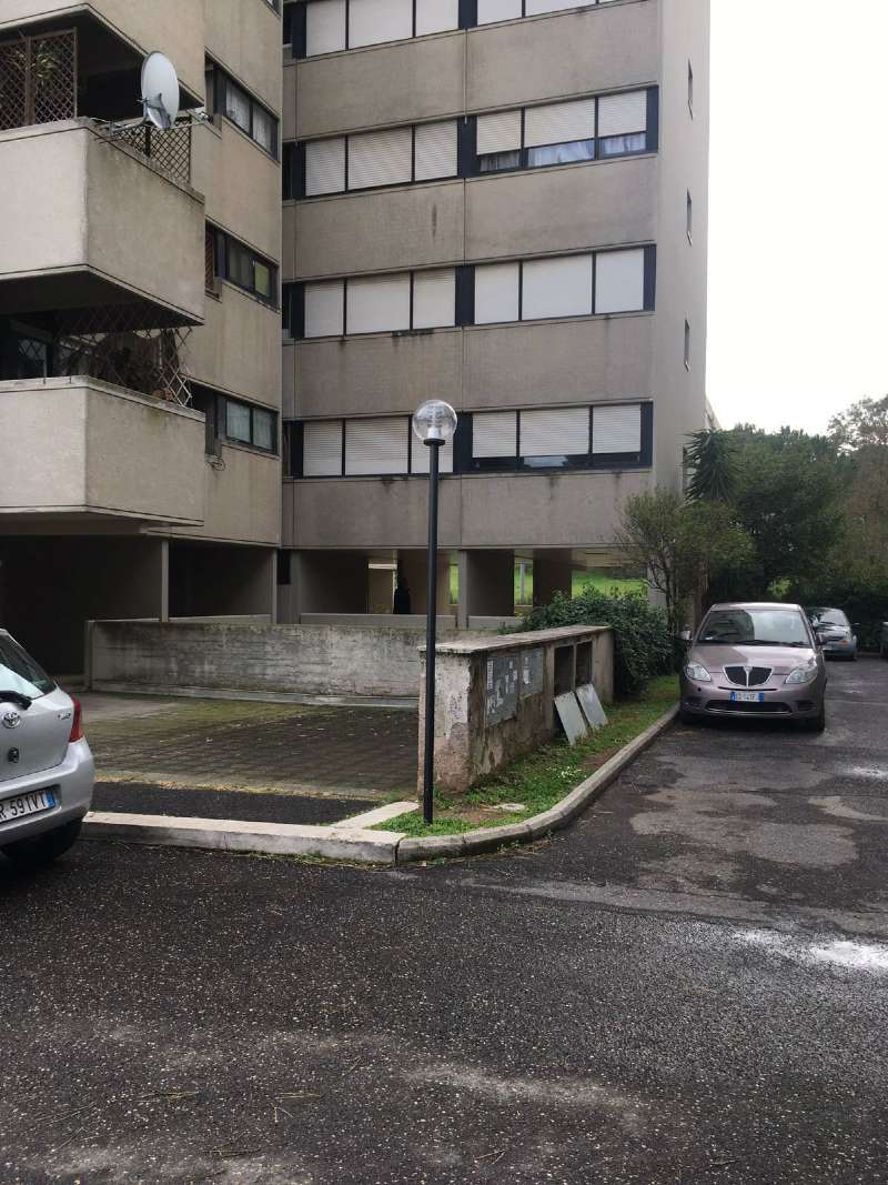 Appartamento ROMA vendita  LAURENTINA via curzio malaparte Immobiliare Santacroce S.R.L.