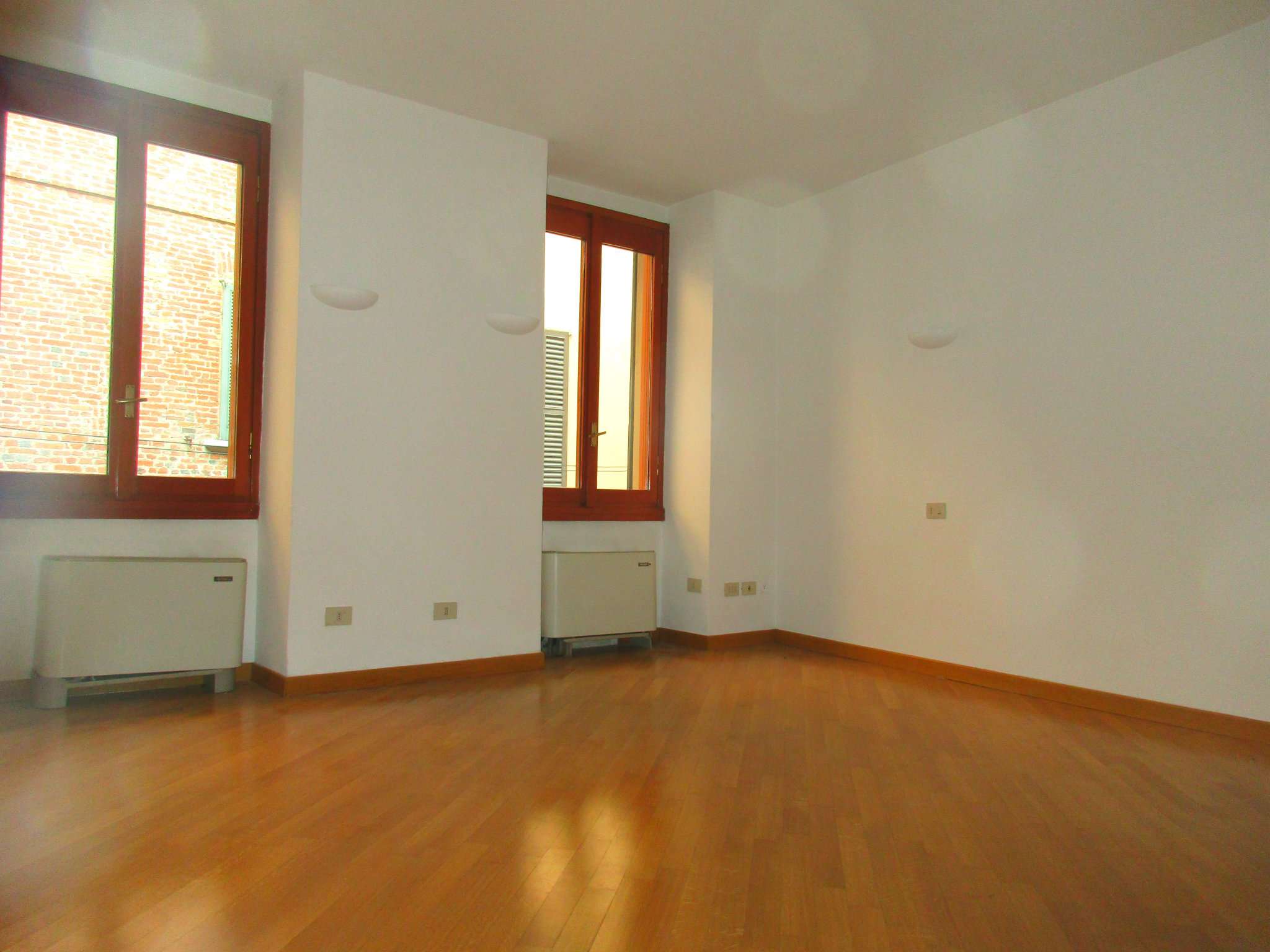 Ufficio - Loc.Com. MILANO affitto  CENTRO STORICO BORGOSPESSO VISCONTI DI MODRONE SRL