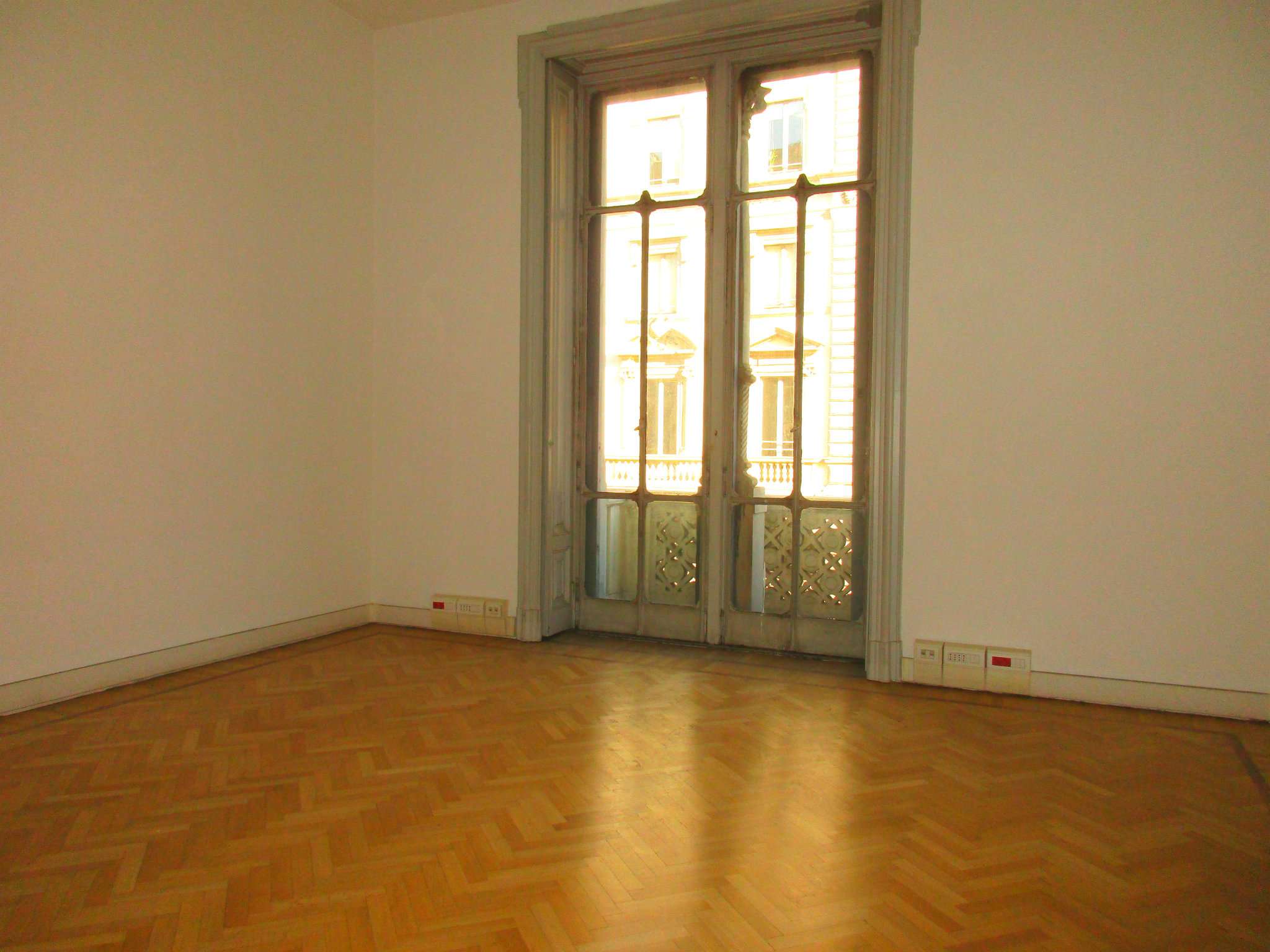 Ufficio - Loc.Com. MILANO affitto  CENTRO STORICO PODGORA VISCONTI DI MODRONE SRL